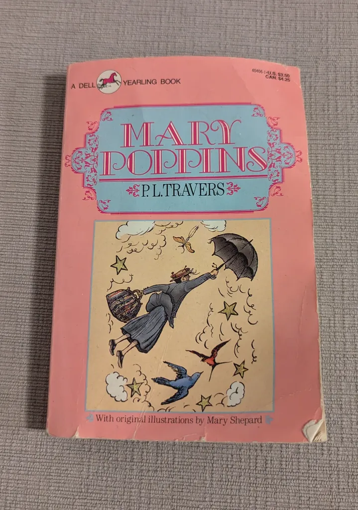 Mary Poppins Paperback photo 1