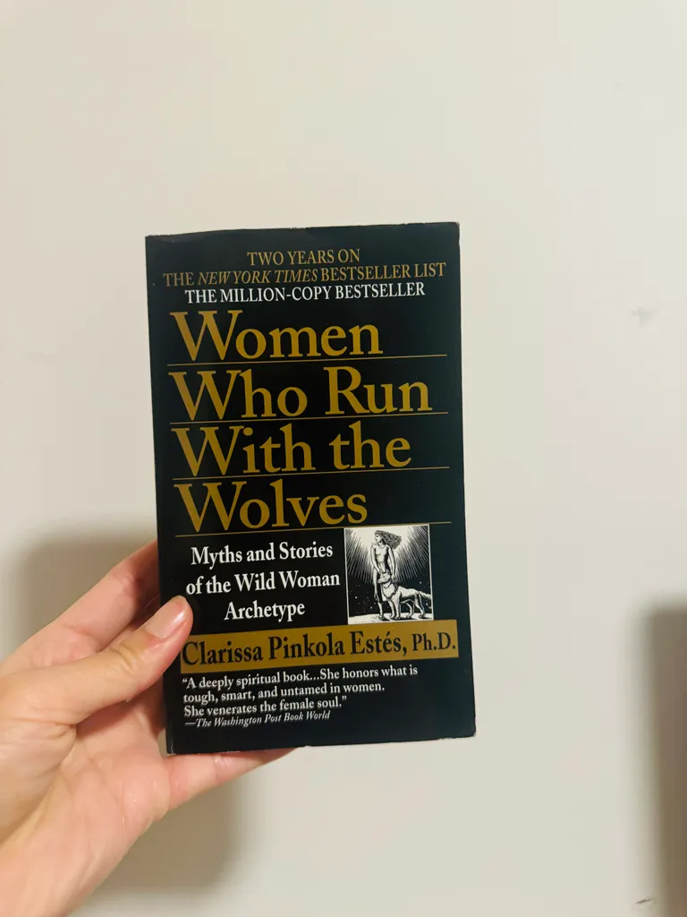Women who run with wolves book photo 1