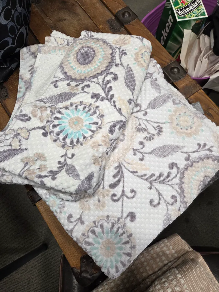 2 hand towels 1 body towel photo 1