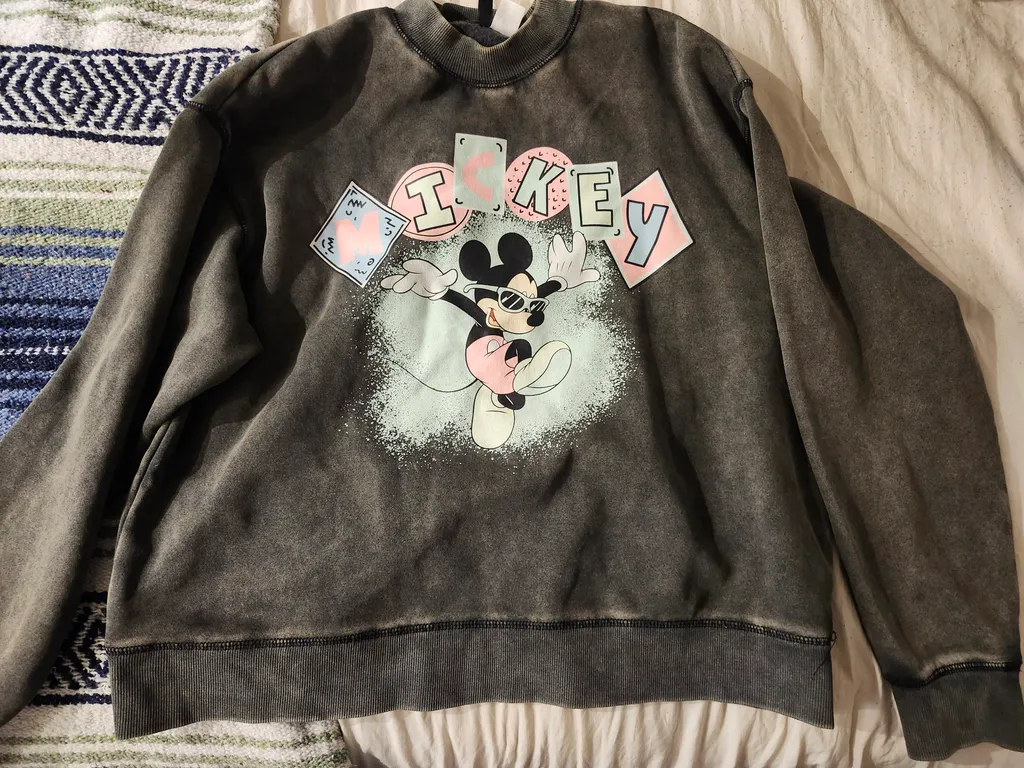 DIVIDED Mickey Mouse Sweatshirt  photo 1