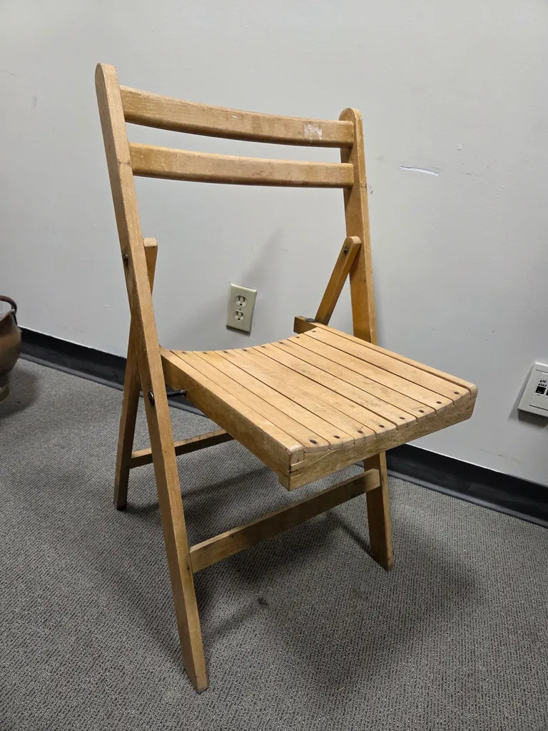 Wooden folding chair photo 1