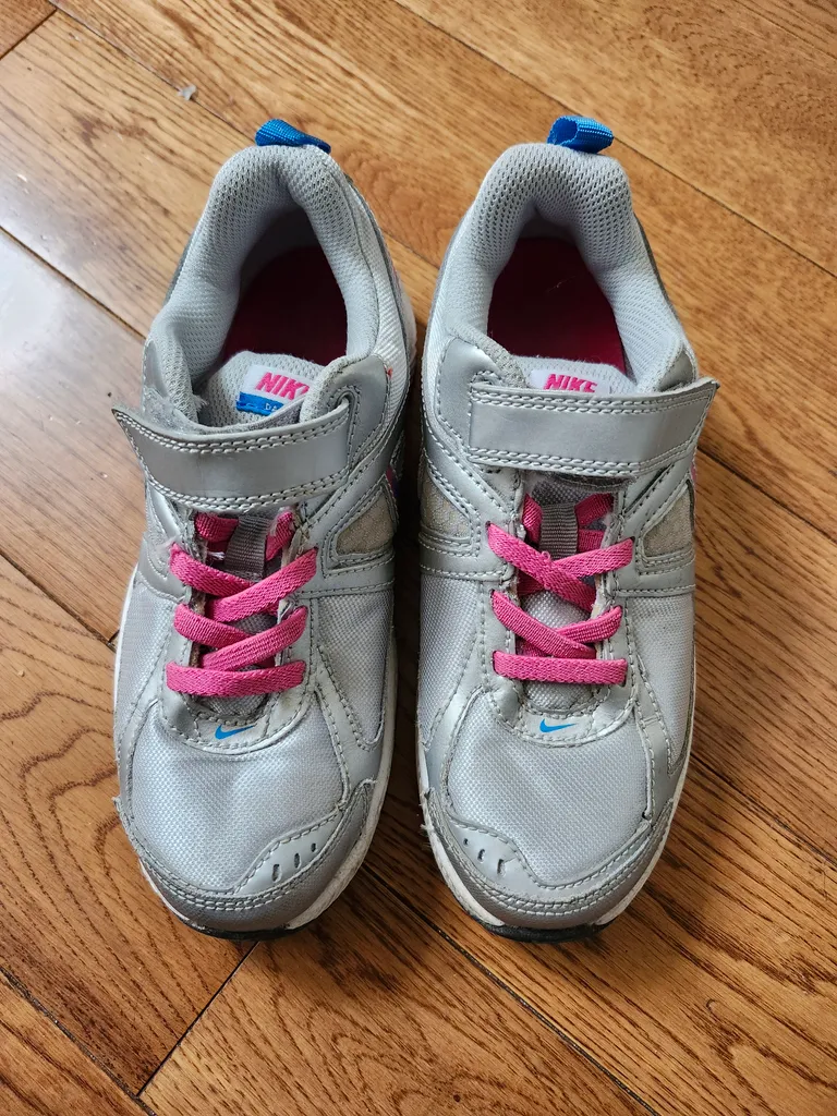 Nike running shoes - size 1 photo 1