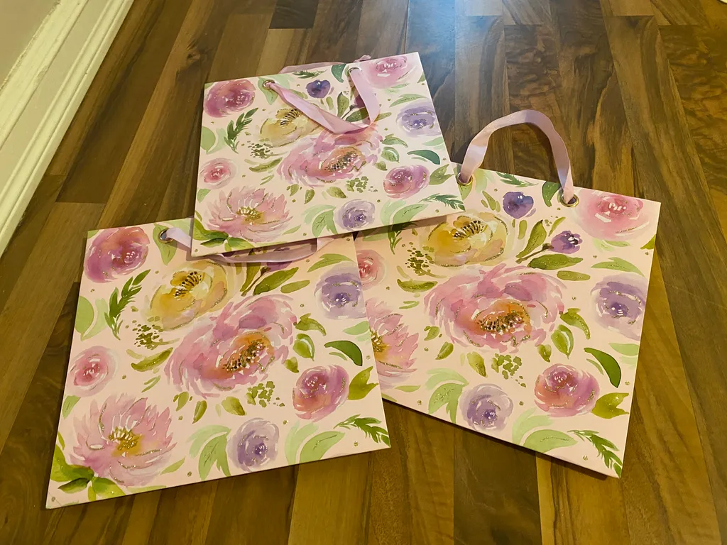 3 Floral Gift Bags photo 1