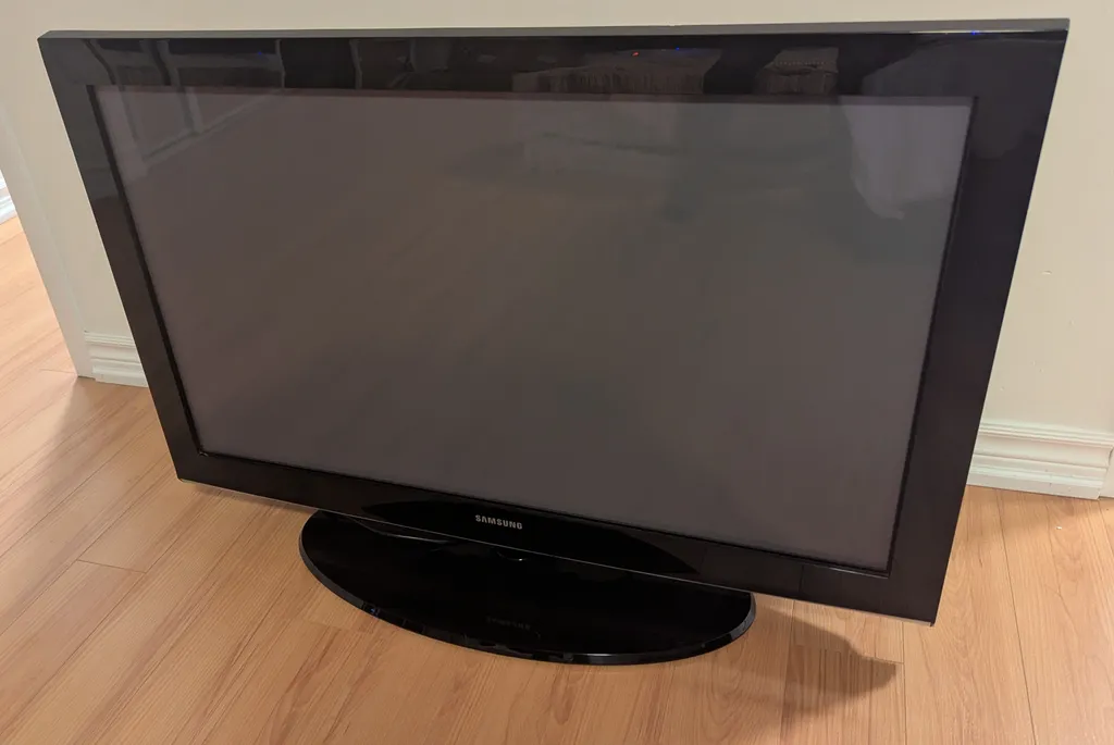 Samsung 40-inch LCD HDTV photo 1