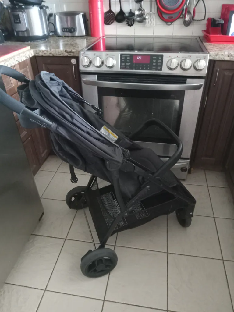 Graco click and connect stroller photo 1