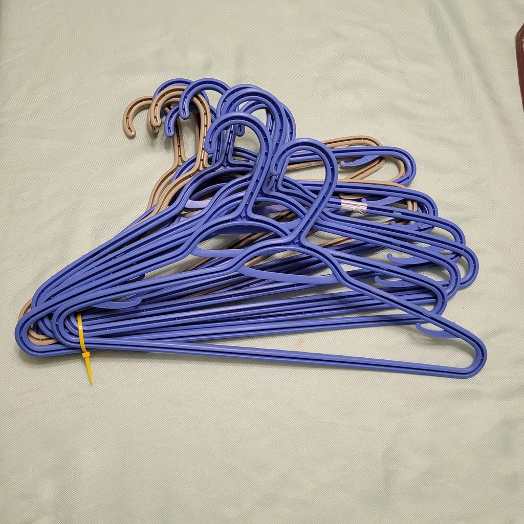 Coat hangers  photo 1