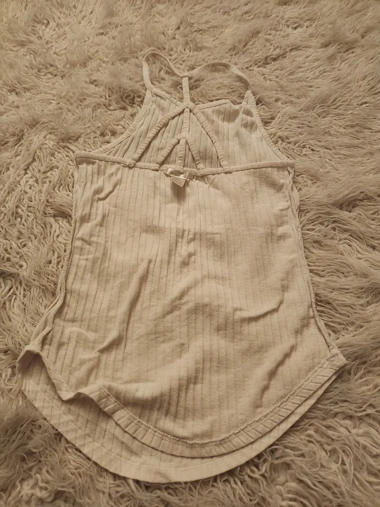 Size small white top photo 1