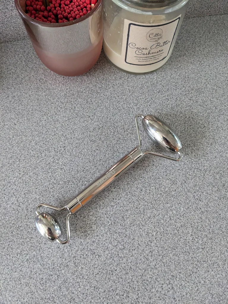 Sacheu Stainless Steel Facial Roller photo 1