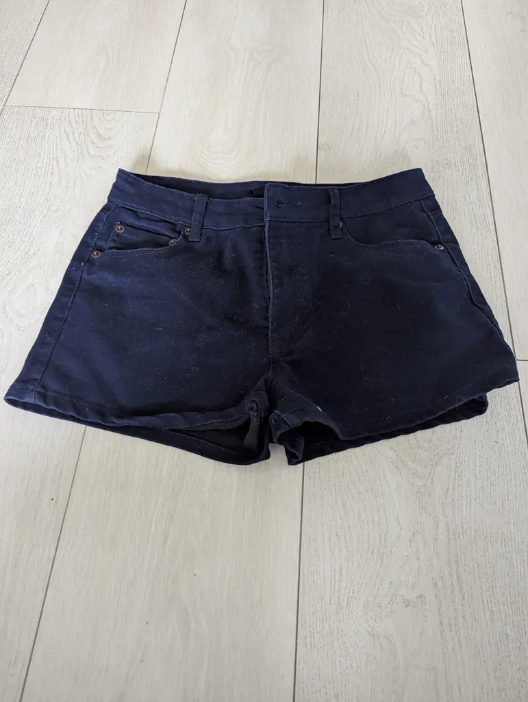 Shorts - Size 26 photo 1