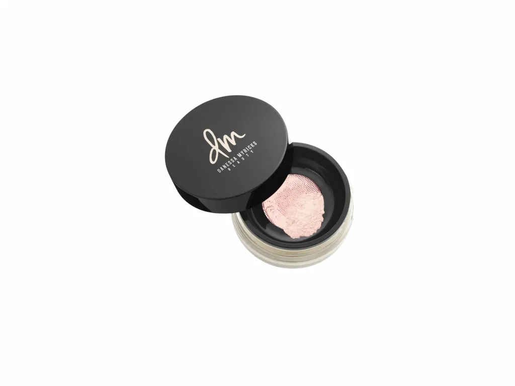 Danessa Myricks Evolution Setting & Blurring Loose Powder  photo 1