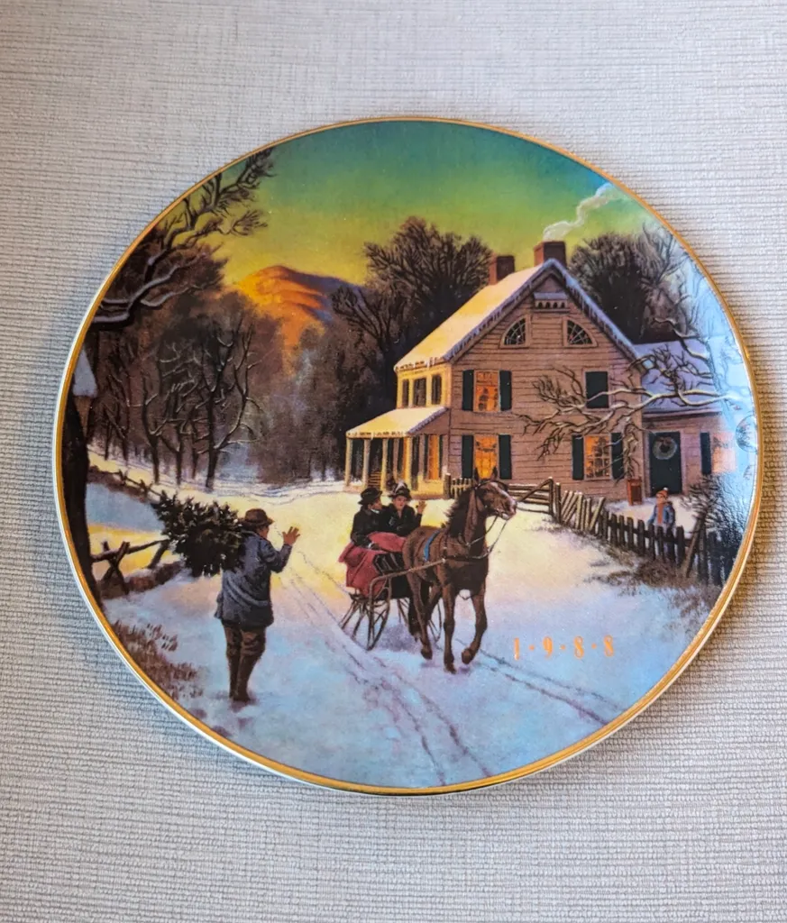 Avon "Home for the Holidays" 1988 Plate photo 1