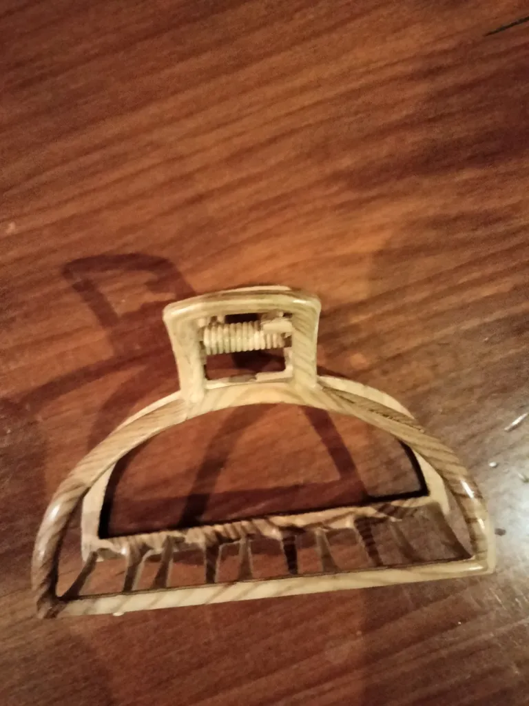 Metal hair clip photo 1