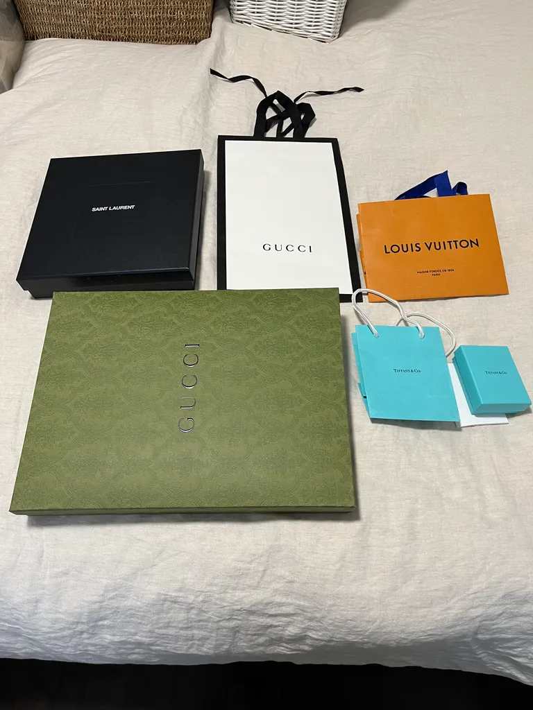 Designer luxury boxes/shopping bags photo 1