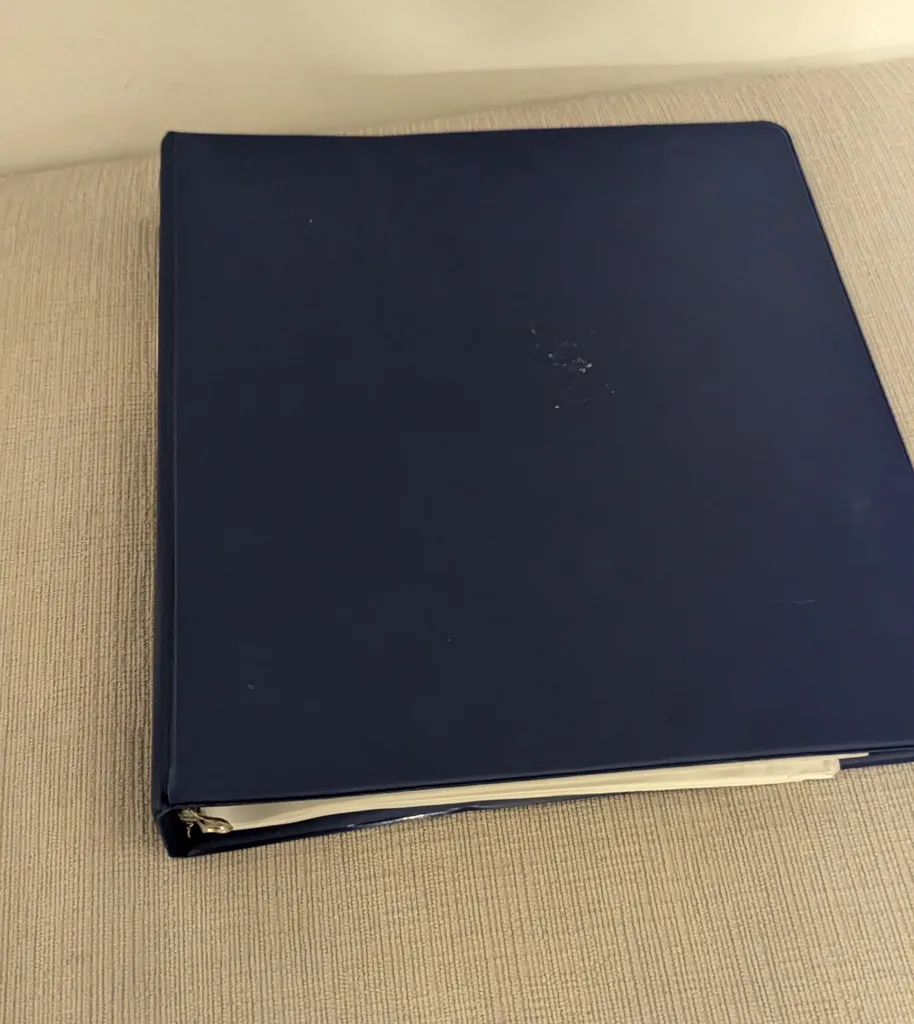 3 Ring Binder with lined paper photo 1