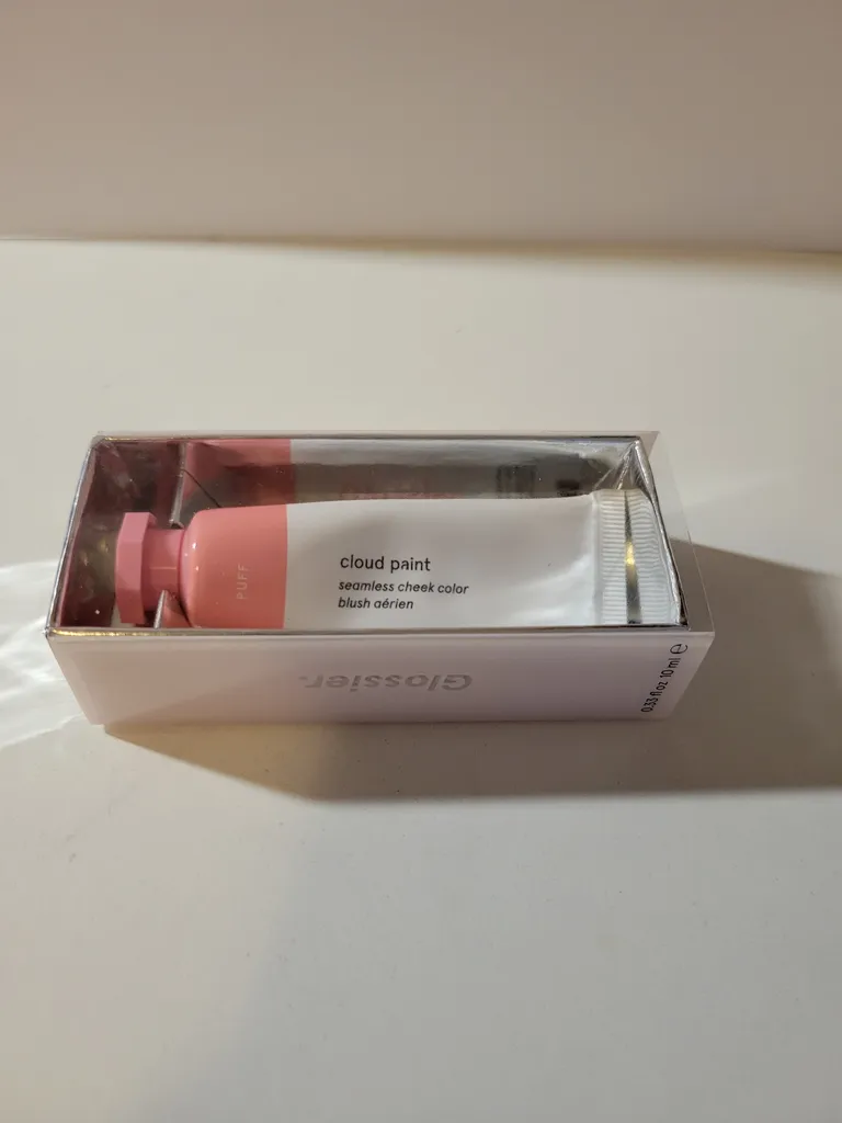 Glossier Cloud Paint Puff photo 1