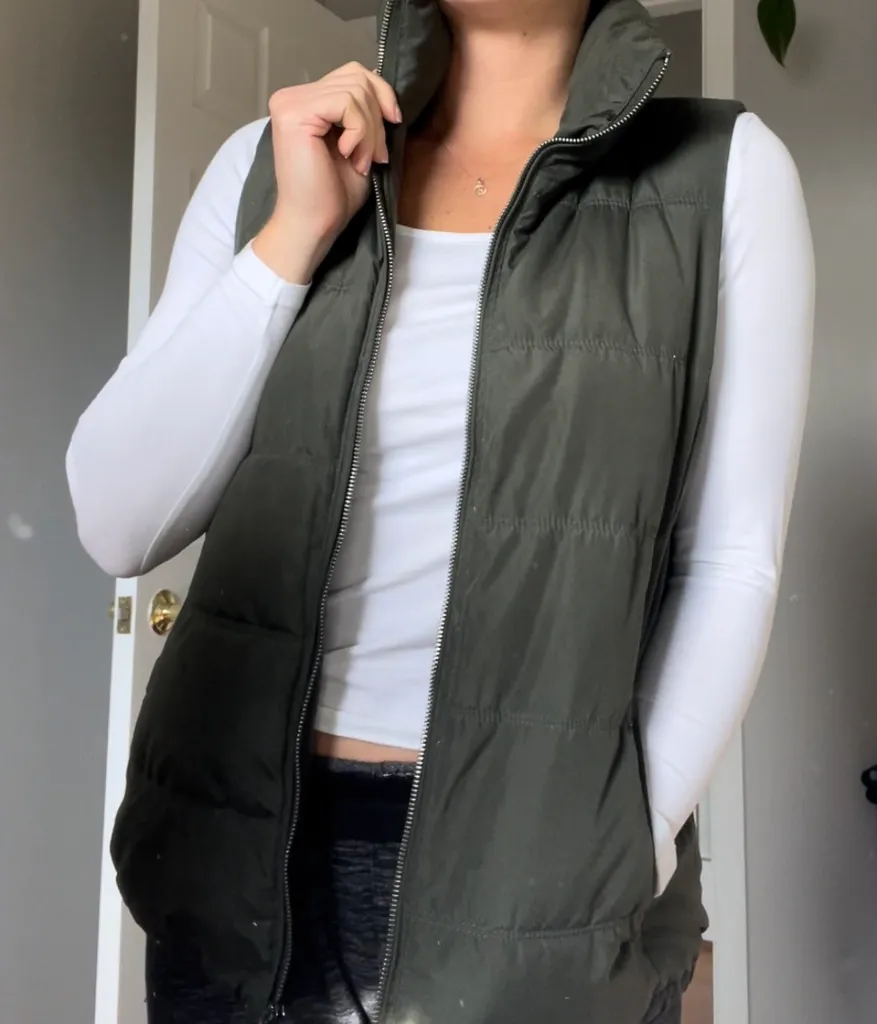 Womens Hunter Green Puffer Vest  photo 1