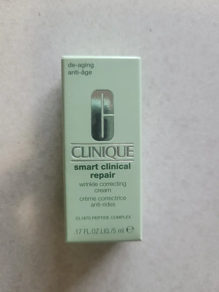 Clinique smart clinical repair photo 1