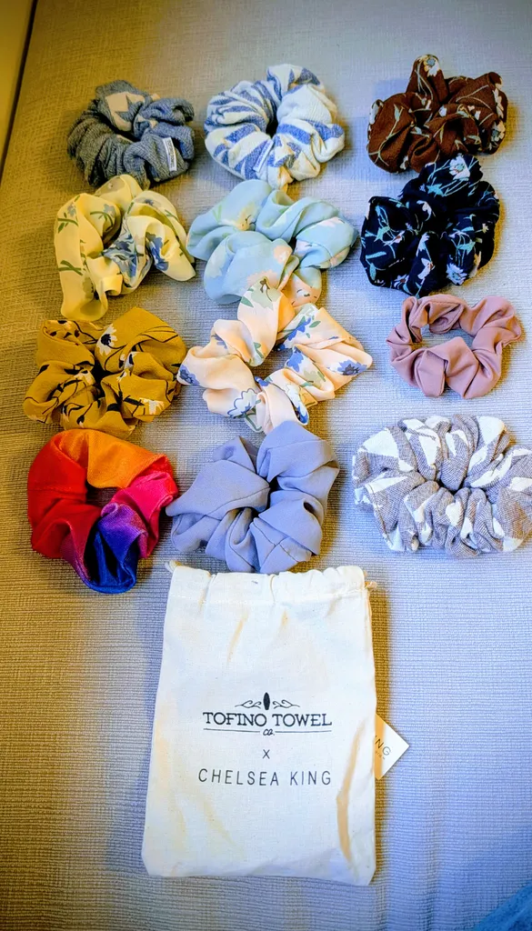 Brand New Tofino Towel Co. x Chelsea King Scrunchies - Great Gif photo 1
