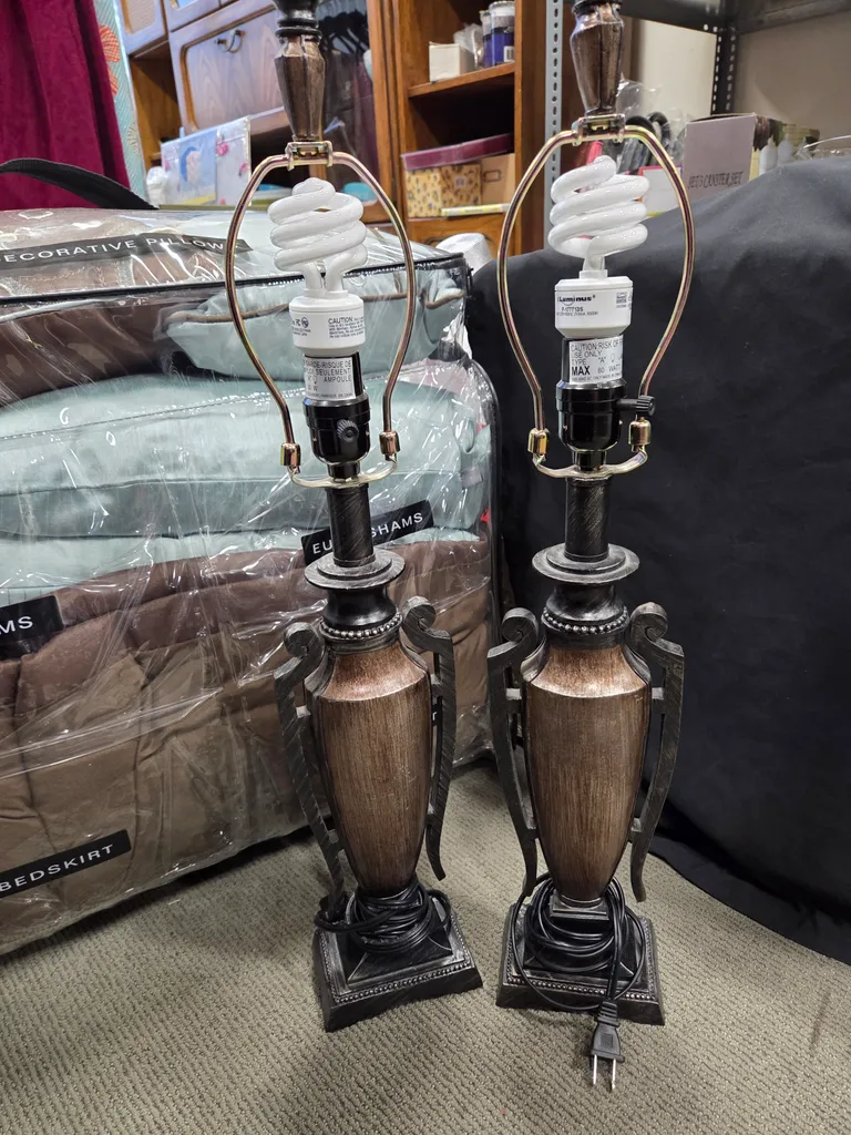 Set x 2 lamps with shades  photo 1