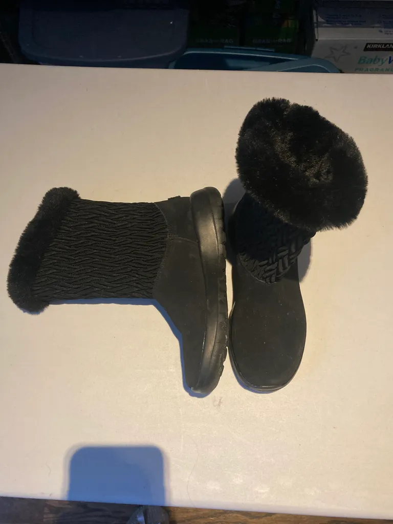 Sketchers boots for kids super lightweight size 6 photo 1