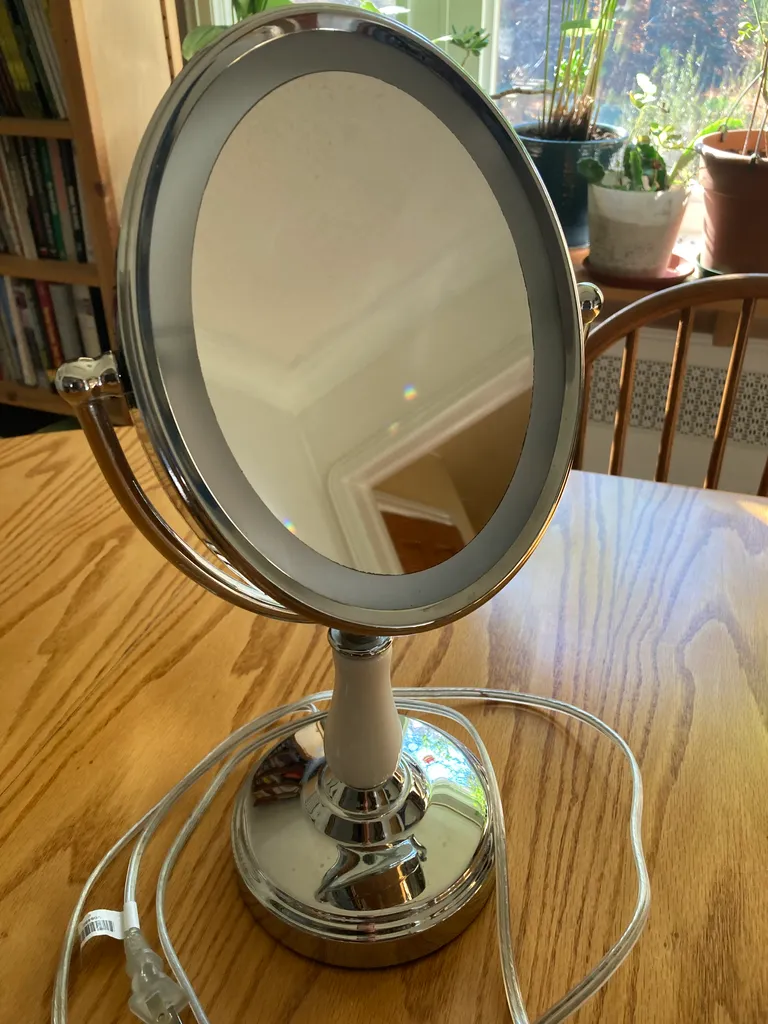 Lighted Vanity Makeup Mirror photo 1