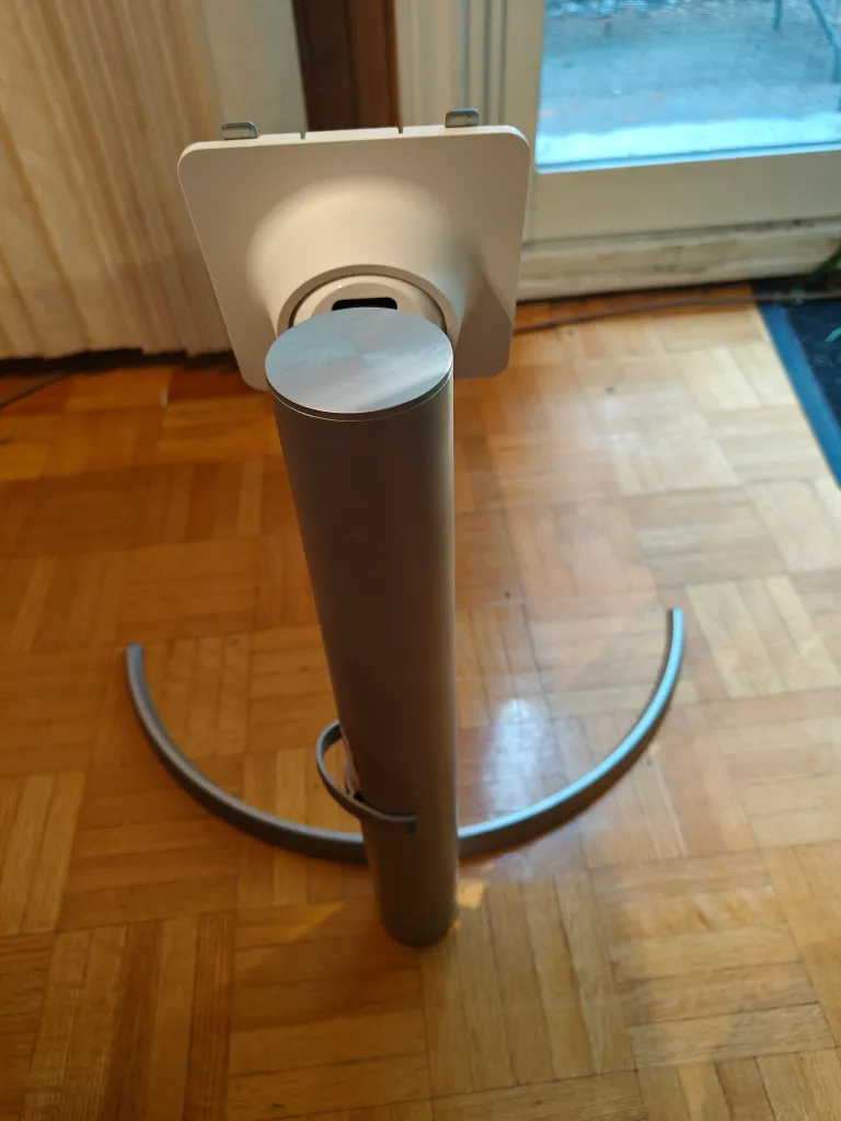 Monitor stand photo 1