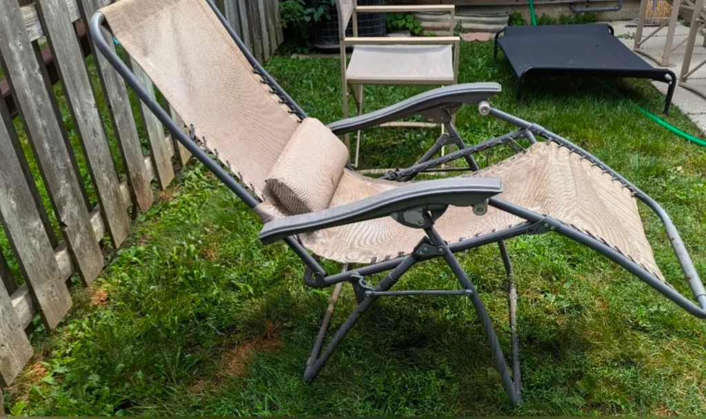 Zero Gravity Reclining Outdoor Chair photo 1
