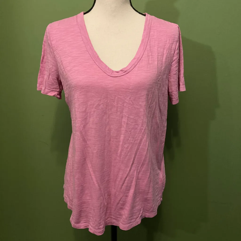 Pink Gap t-shirt v-neck size XS photo 1