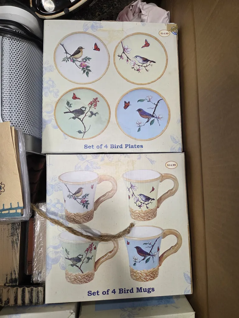 Bird plates and mugs photo 1