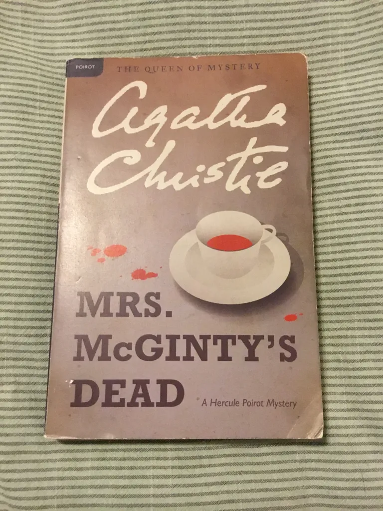 Paperback Poirot mystery English  photo 1