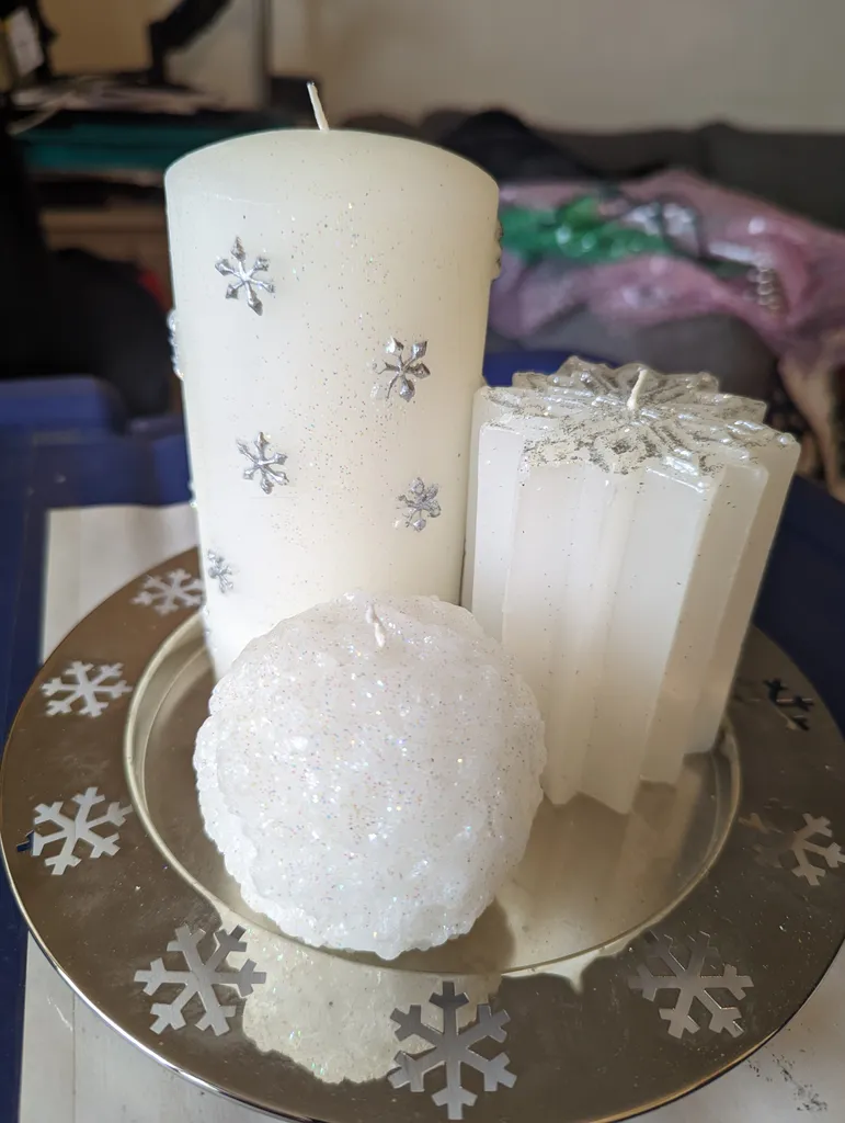 Sparkly winter themed candles photo 1