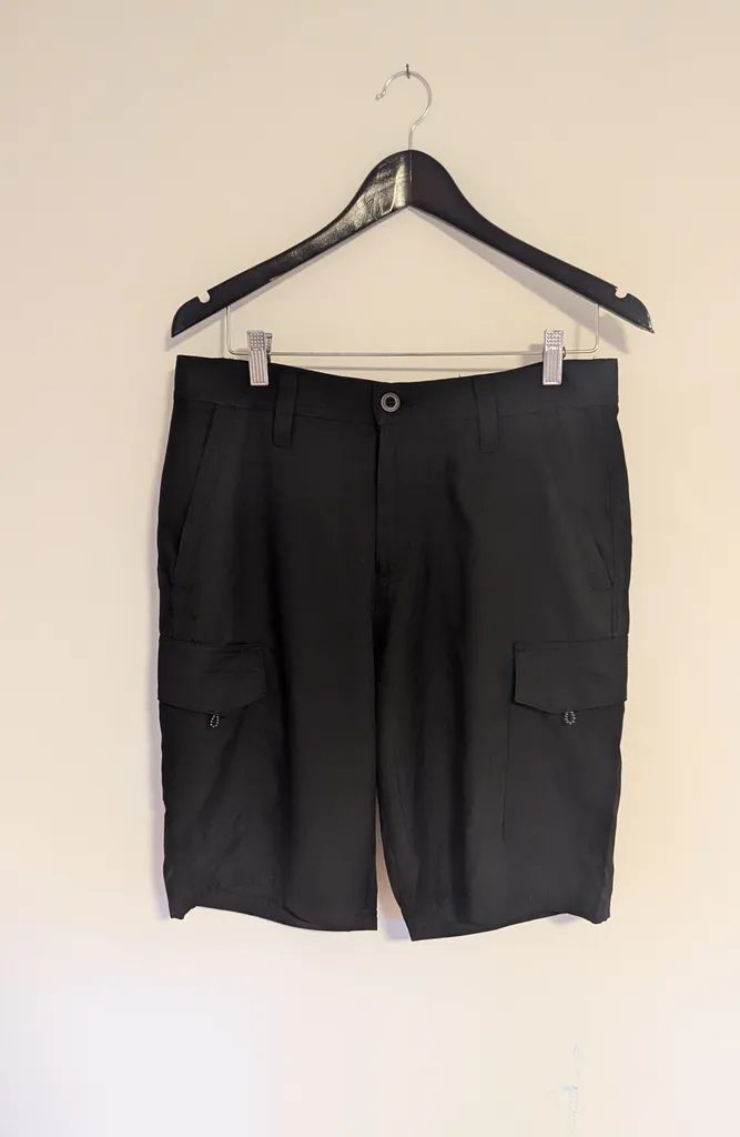 T.N.L. Mode Cargo Shorts - Men's Size 32 photo 1