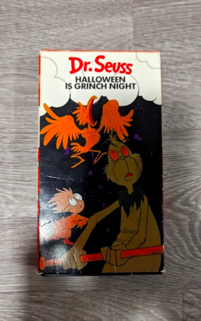 Dr. Seuss Halloween is a Grinch Night VHS Movie photo 1