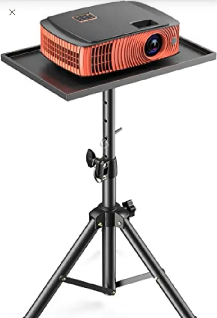 Projector Stand / Screen photo 1