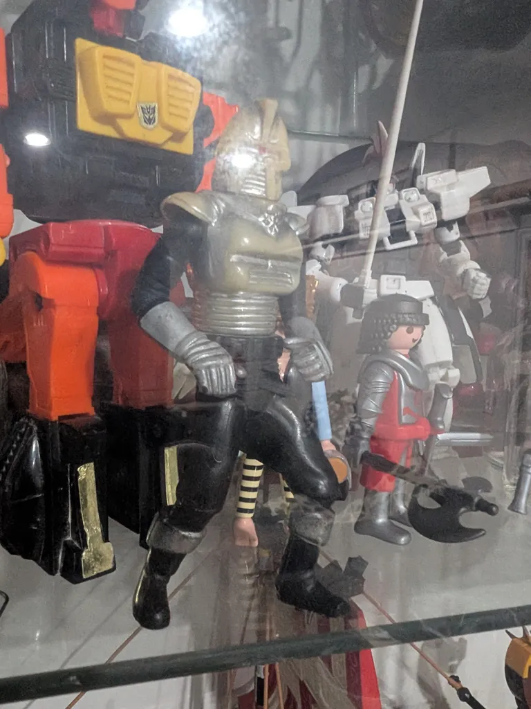 Battlestar Galactica Cylon Action Figure photo 1