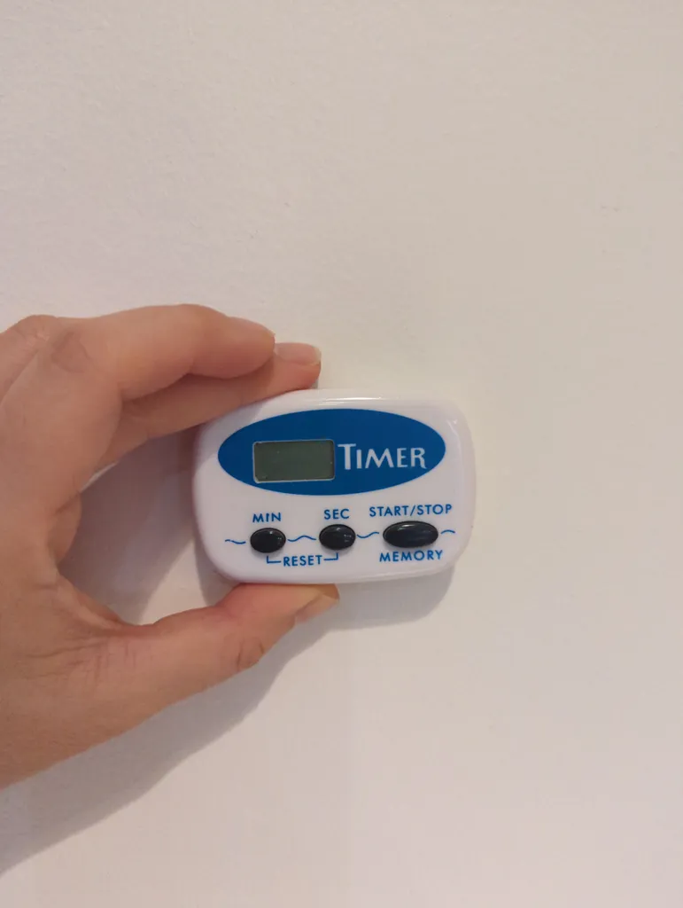 Timer with magnet on the back  photo 1