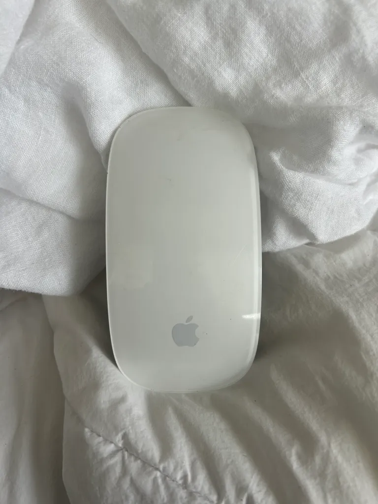 Wireless Apple Mouse photo 1