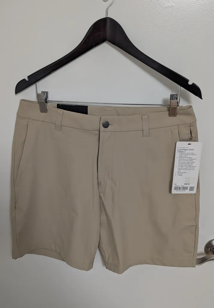 Brand New with Tags Lululemon Shorts Classic 7" Size 32 photo 1