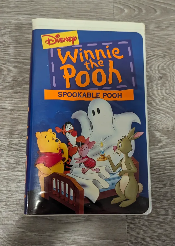 Disney Winnie the Pooh Spookable Pooh VHS Movie photo 1