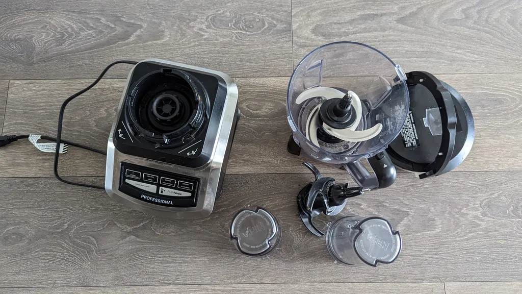 Ninja Doug maker + 2 juicers/processor  photo 1