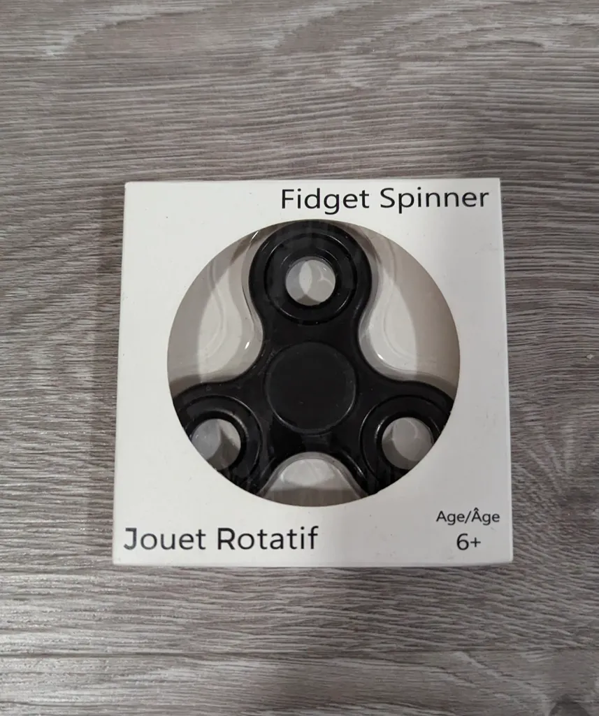 Brand New Black Fidget Spinner - Jouet Rotatif Age 6+ photo 1