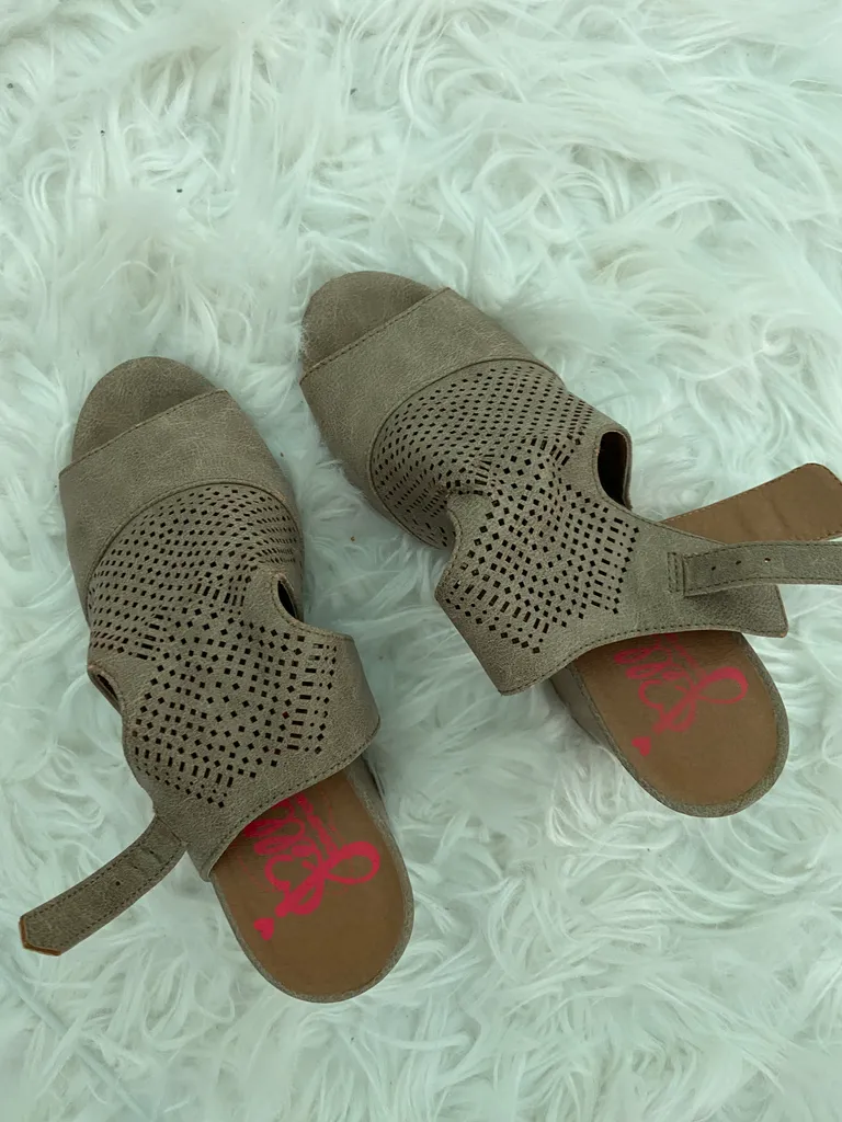 Chunky heel shoes  photo 1