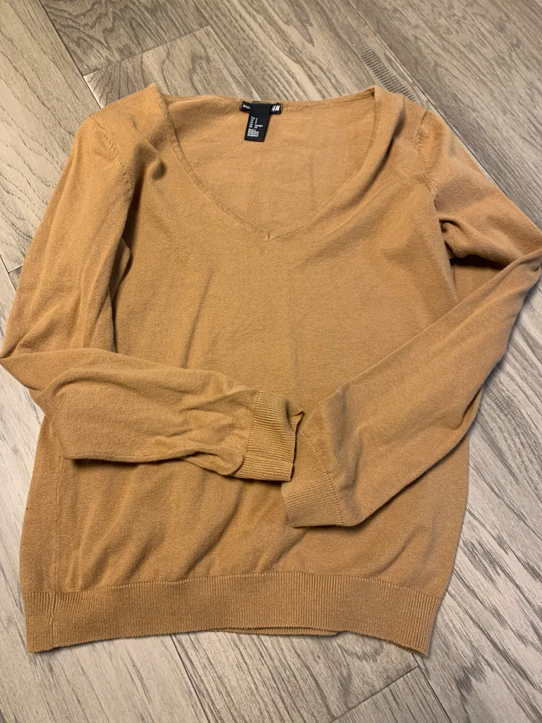H&M sweater photo 1