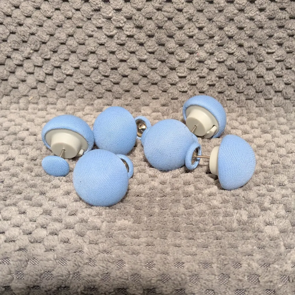 6x duvet pins photo 1