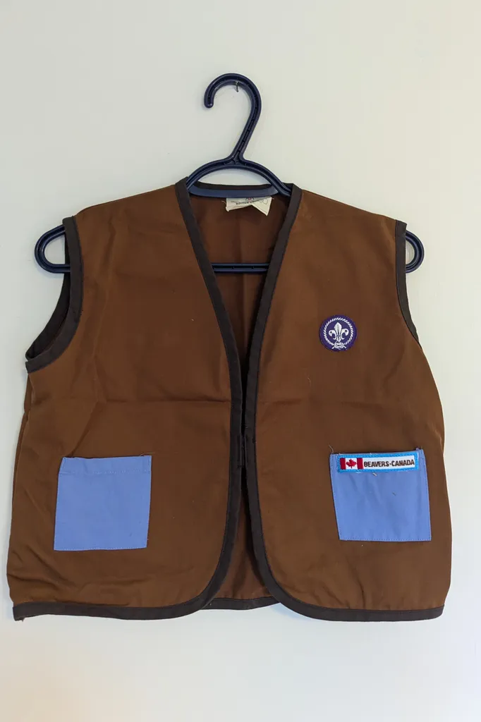 Scouts Canada Brown Vest - Size Medium photo 1