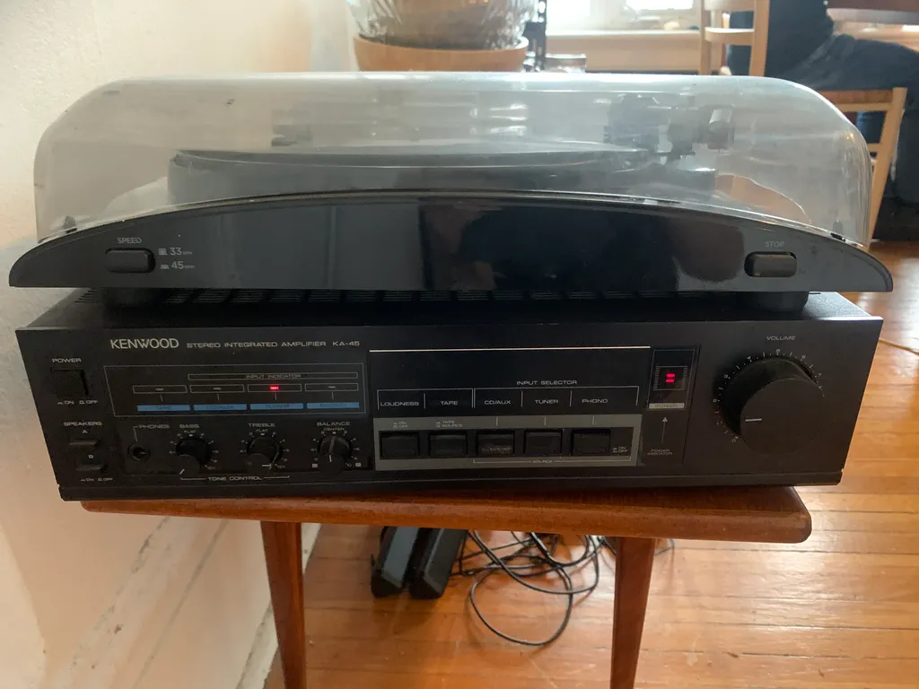 Turntable and receiver photo 1