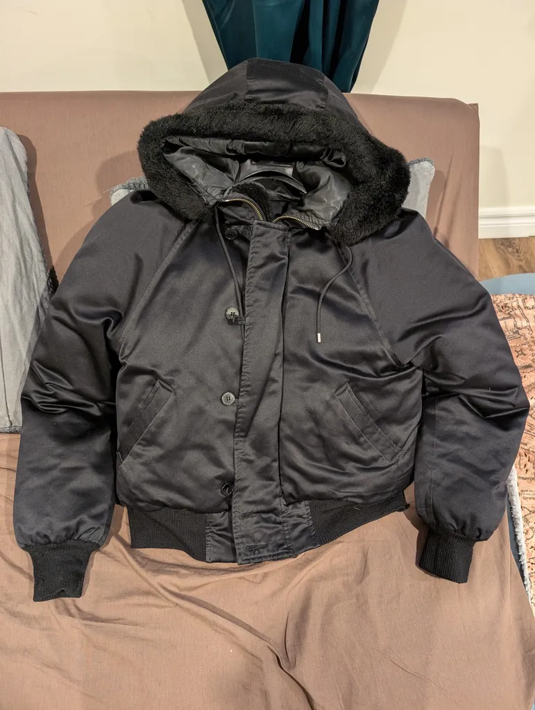 Black winter jacket photo 1