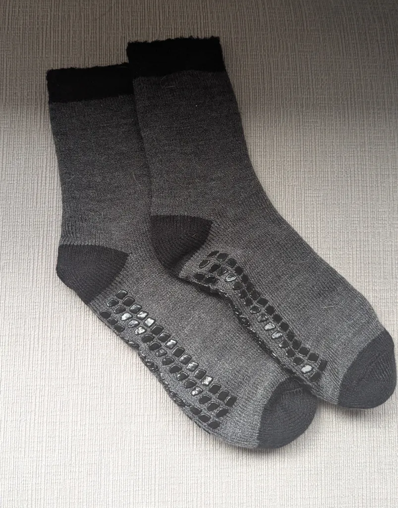 Brand New Gripper Socks - Grey & Black - Size Men's Medium photo 1