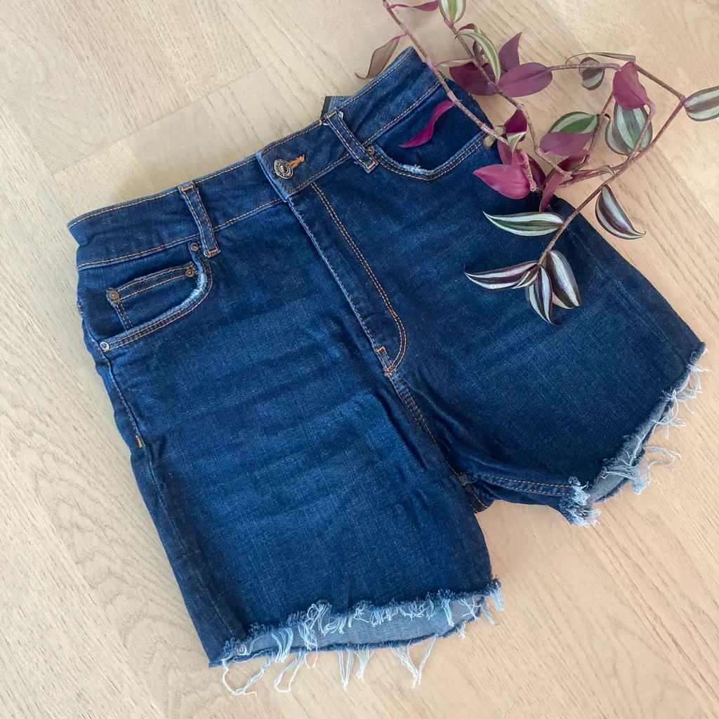 Zara dark wash denim shorts photo 1