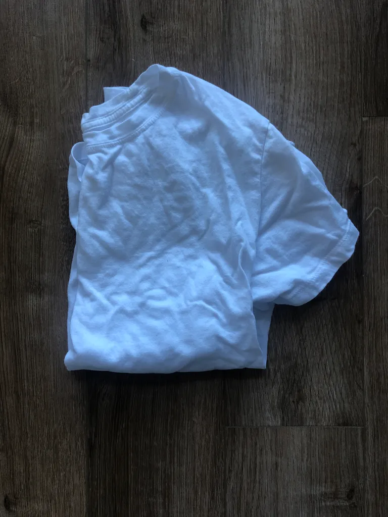 White tshirt  photo 1